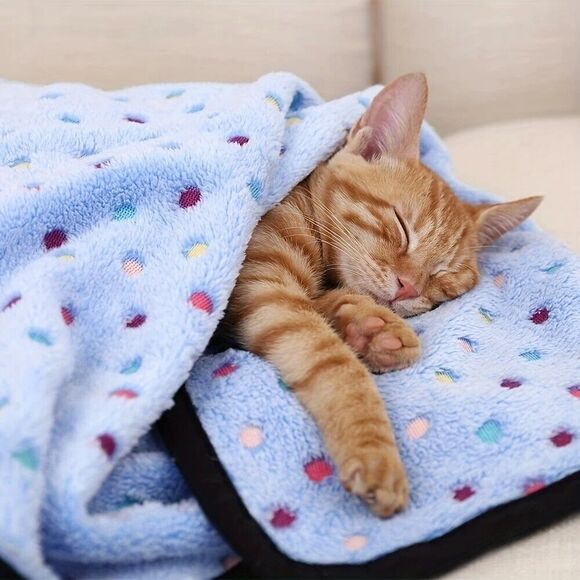 Medium Pet Blanket Blue Polka Dot Soft Fleece Dog Cat Fluffy warm 29"x20" NEW - Picture 1 of 6